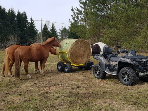 85.1000_04_silo-hay-bale-trailer-iron-baltic