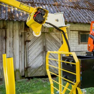 86.3000_05_luggage-container-with-chainsaw-holder-ironbaltic