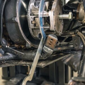 80.2300_03_Clutch-Holding-Tool-Polaris-ironbaltic