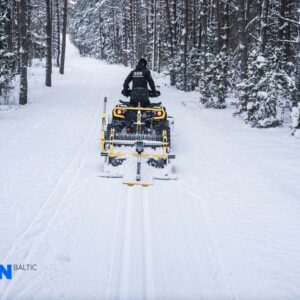 47.6000_05_snow-groomer-narrow-ironbaltic